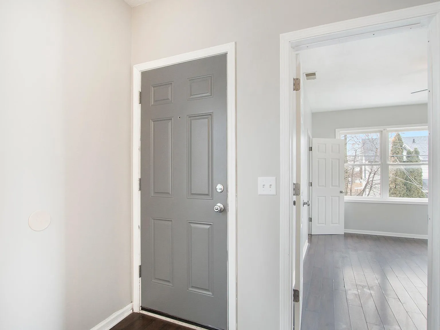 334 Indiana Ave SW — Photo 3