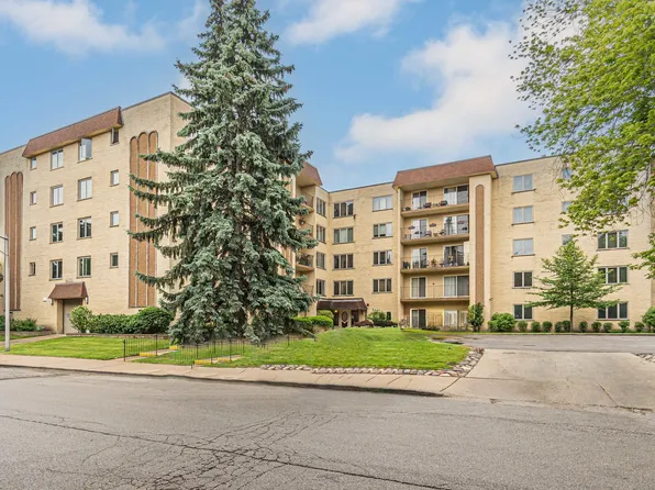 6433 W Belle Plaine Ave APT 309, Chicago, IL 60634