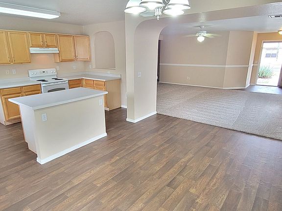 3rd image of 435 W Fabens Ln