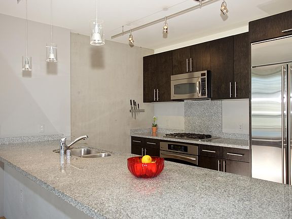 4th image of 1494 Union St Unit 601