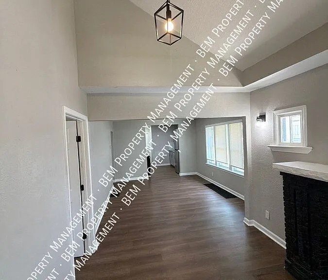 6932 Brooklyn Ave — Photo 3