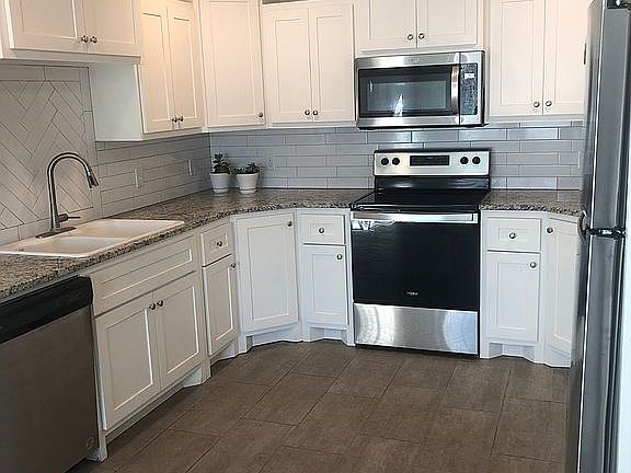 3rd image of 8105 City View Dr