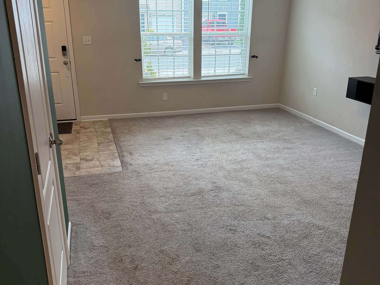 3 bed, 1504 sqft, $2,000 — Photo 2