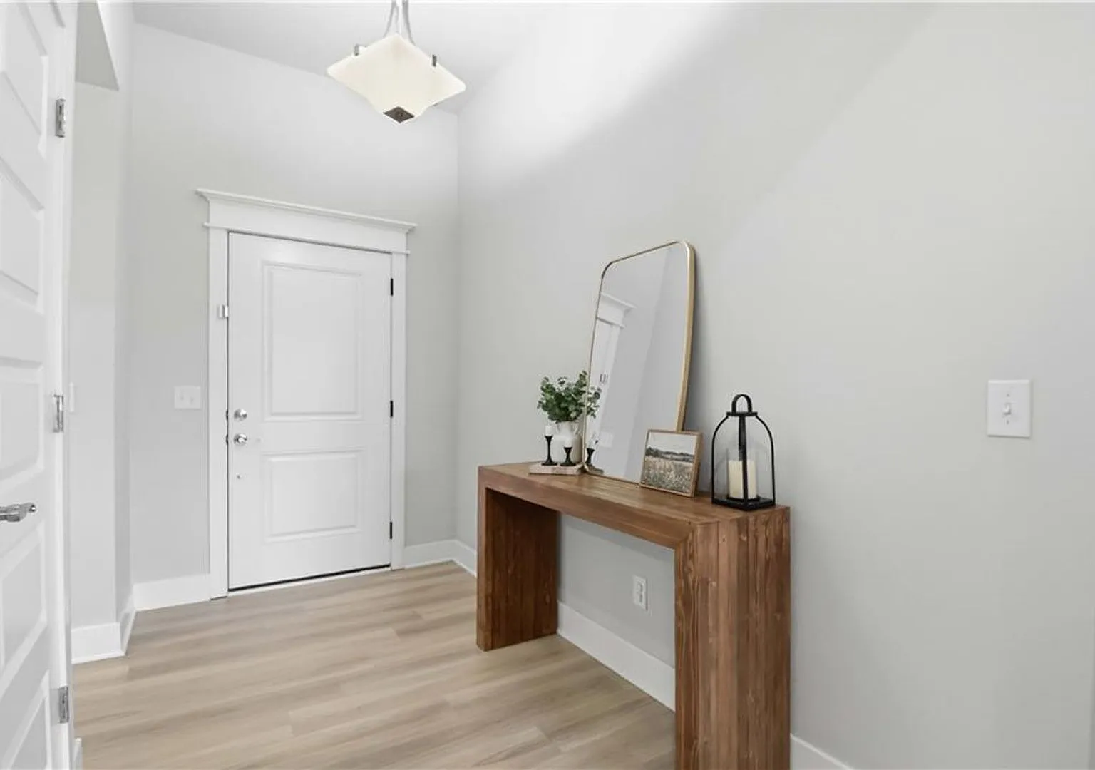 641 Hayden James — Photo 3