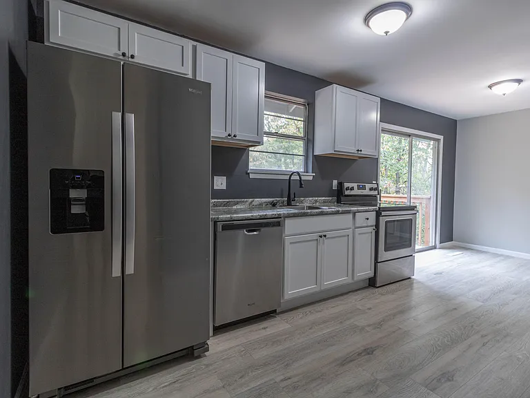 5714 N Maple Ct — Photo 10