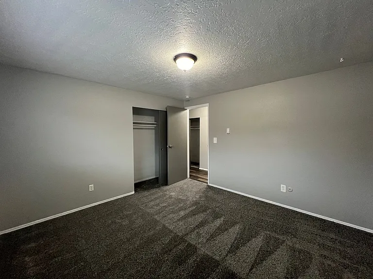 Claybourne Terrace — Photo 15