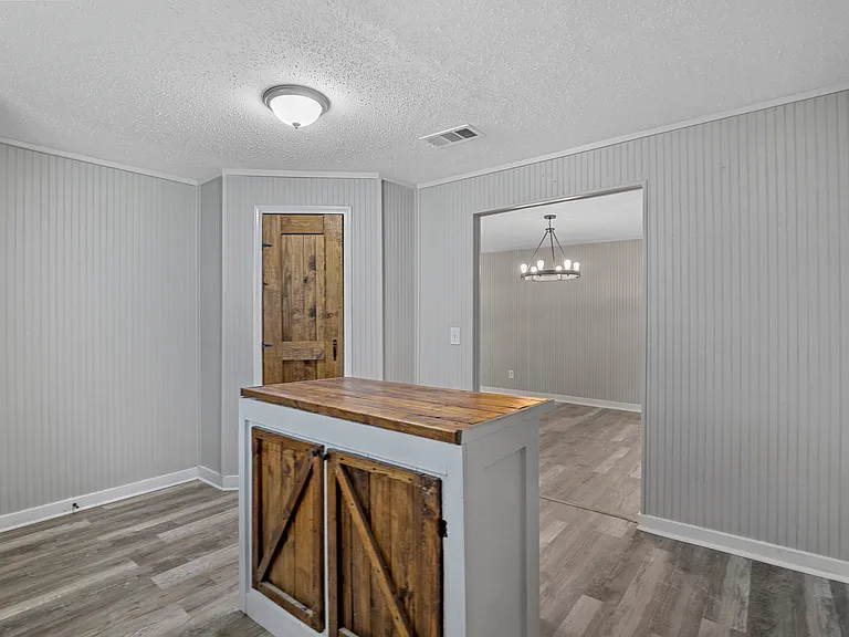 1009 Oak St — Photo 7