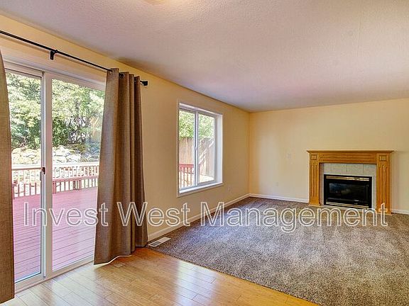 5th image of 3803 SE Sunrise Dr