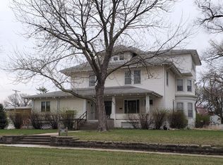 403 Grant St APT 1, Beatrice, NE 68310