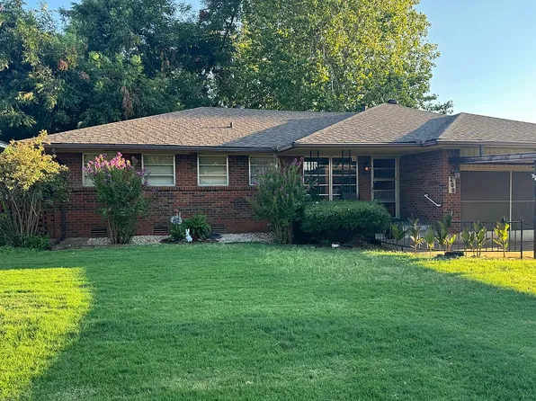 200 Leonard Ln, Midwest City, OK 73110