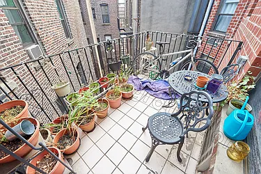 Rented by Genik Group Corp
