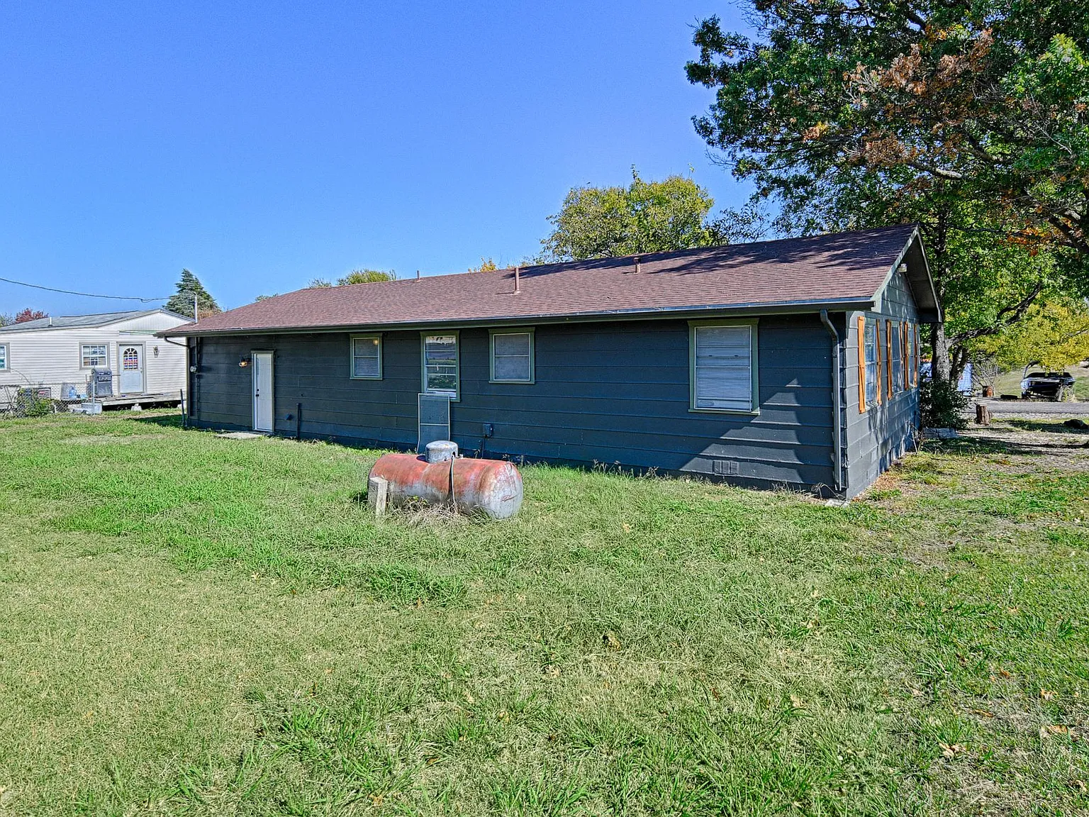 4 bed, 1188 sqft, $2,350 — Photo 3