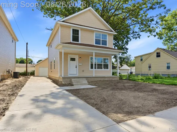 27824 Groveland St, Madison Heights, MI 48071