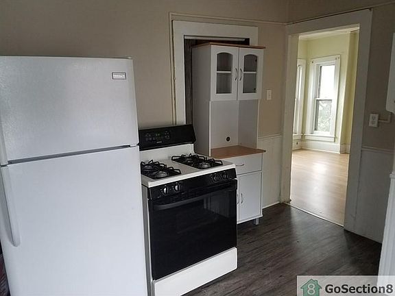 2nd image of 134 Ball St Unit 2