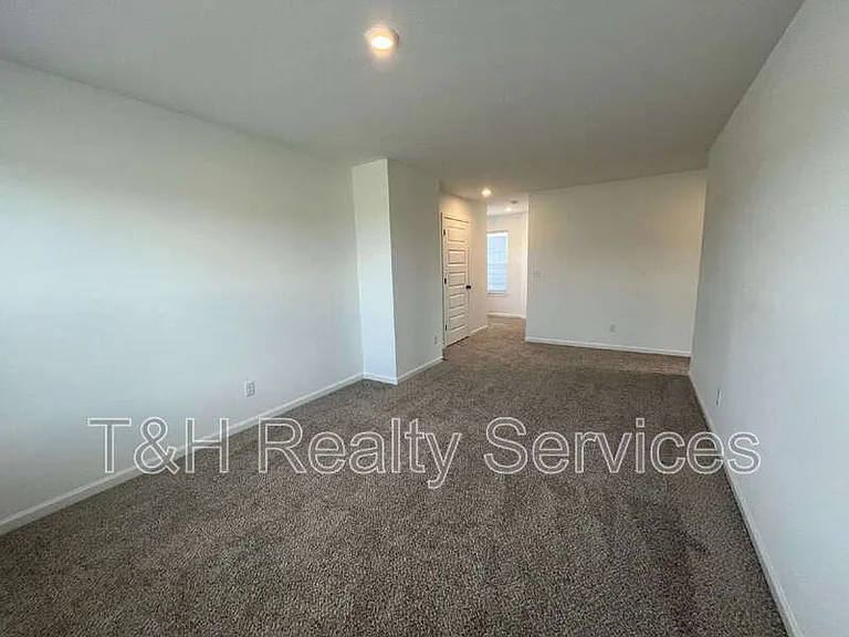 9275 Loyola Way — Photo 17
