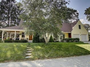 9 Walnut Rd, Barrington, RI 02806