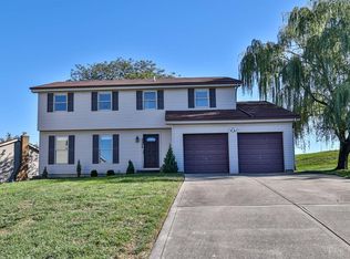 5568 Pineneedle Cir, West Chester, OH 45069