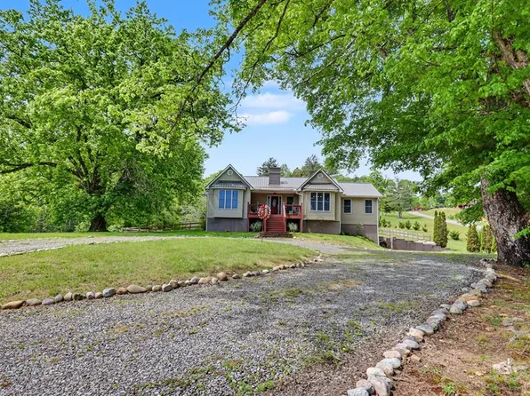 12 Chastain Rd, Murphy, NC 28906
