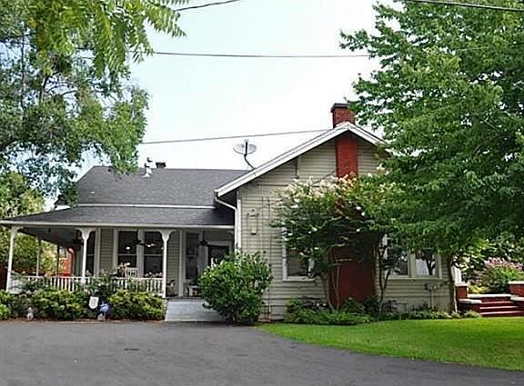 3rd image of 803 Church St