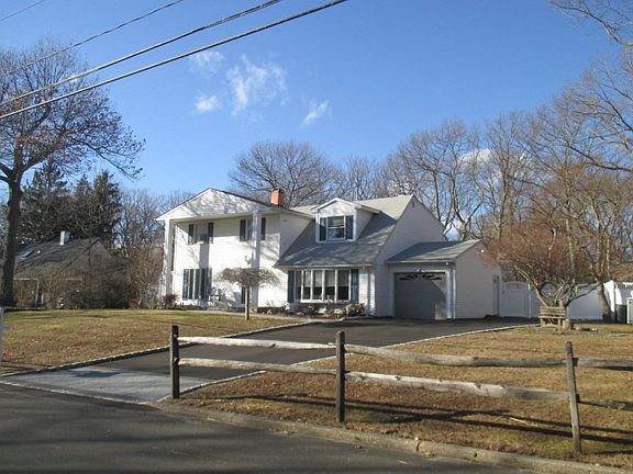 3rd image of 10 Westcliff Dr