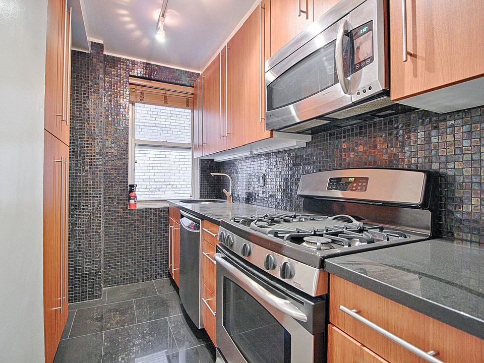 1st image of 314 E 41st St APT 204B