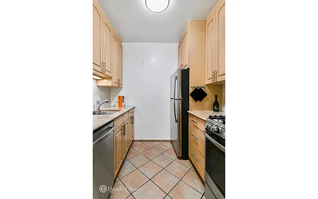 Sold by Douglas Elliman | media 6