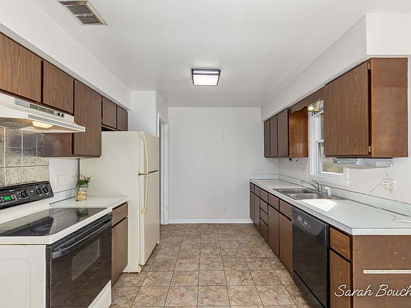 4th image of 15129 Mitchell St