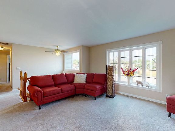 5th image of 150 W Schubert Ave