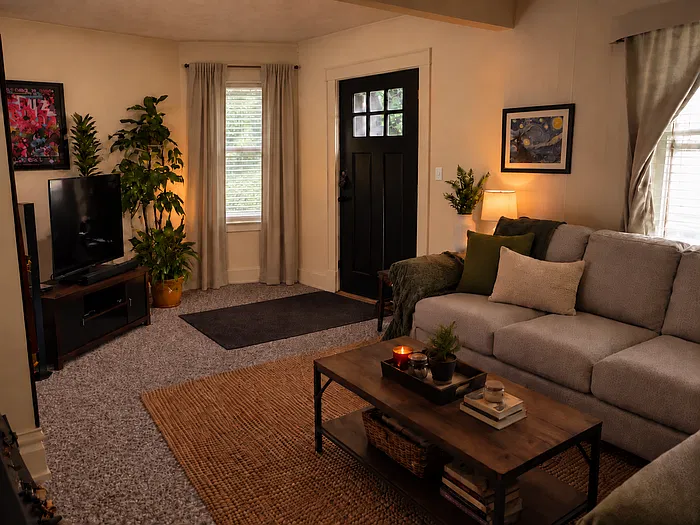 2 bed, 1.0 bath, 700 sqft, $1,150 — Photo 1