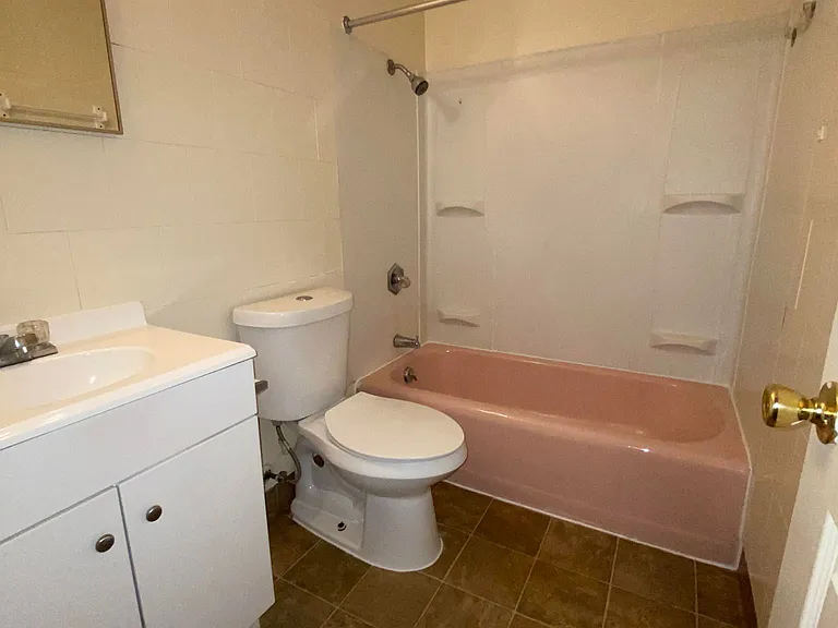 Frederick Avenue Apartments — Photo 46