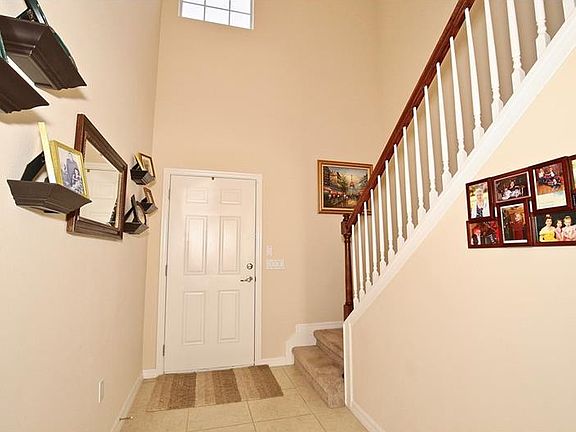 4th image of 561 Woodland Terrace Blvd