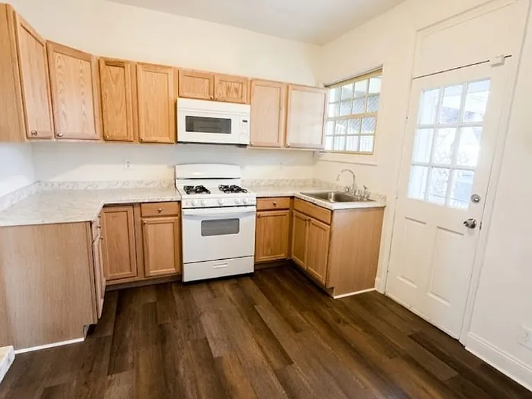 3632 Parkdale Ave — Photo 2