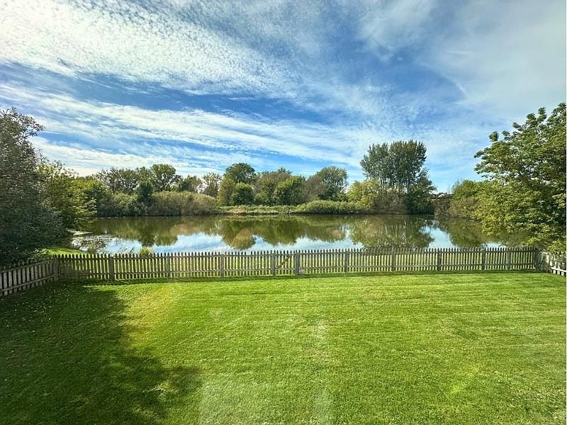 1st image of 1102 N Fairbrook Dr