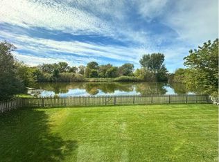 1102 N Fairbrook Dr, Waunakee, WI 53597