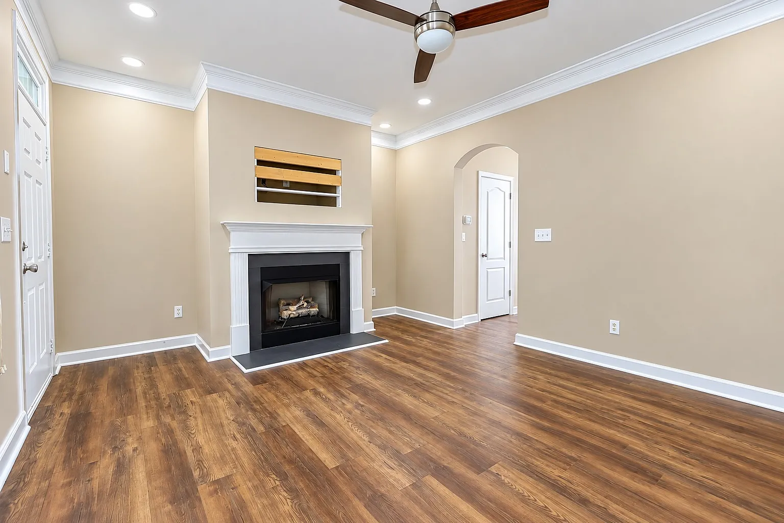 2 bed, 2.5 bath, 1062 sqft, $2,100 — Photo 3