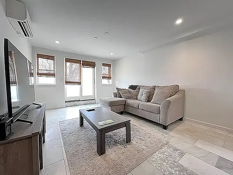43-12 Broadway #2L — Photo 4
