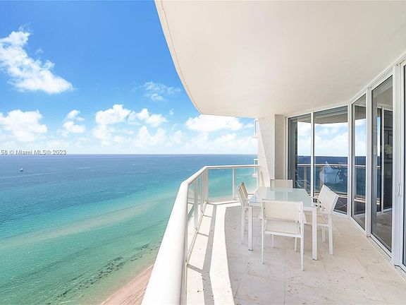 5th image of 18671 Collins Ave APT 2702