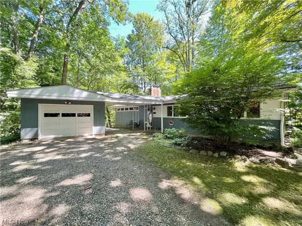 10061 Dale Dr, Wadsworth, OH 44281