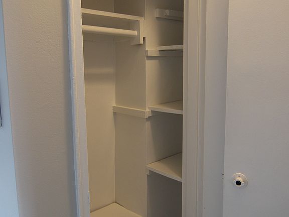 5th image of 4020 69th St APT 3E