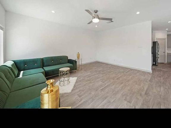 5th image of 3010 Stock Orchard Ln