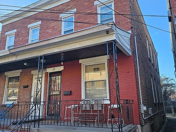 2nd image of 29 Dexter St