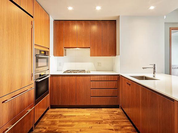 4th image of 400 5th Ave APT 34C
