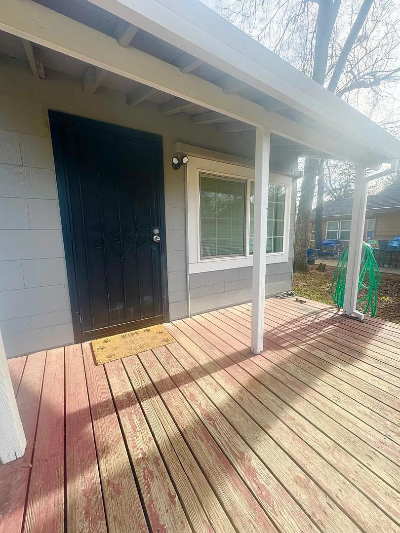 Beautiful Cottage Style Home — Photo 3