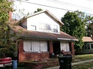 761 8th St, Charleston, IL 61920