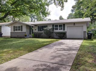 1460 E Broadmoor St, Springfield, MO 65804