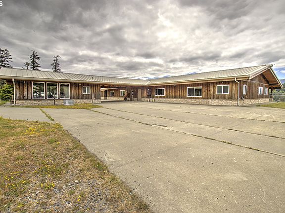 3rd image of 94621 N Bank Rogue River Rd