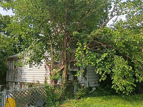 3rd image of 204 Franklin Ave