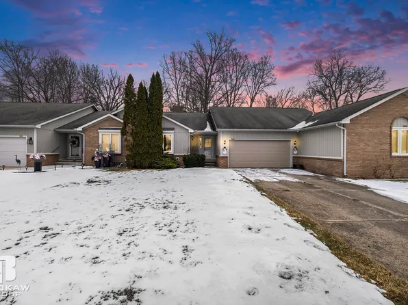 3410 Eastman Dr, Flushing, MI 48433