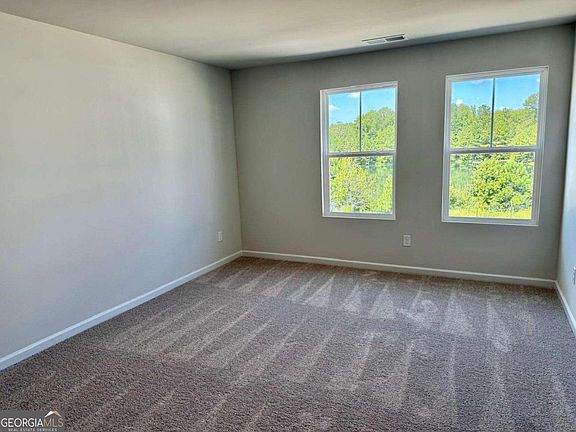4th image of 440 Point Place Dr