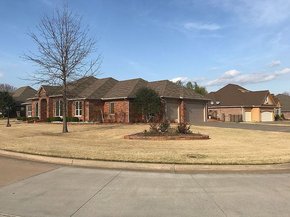 2nd image of 3704 Club View Dr